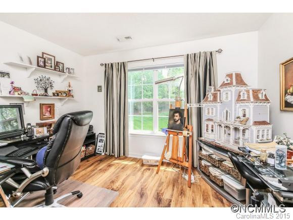 306 Waters Edge Drive - Photo 11