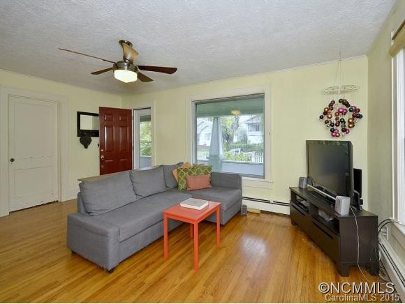 118 MONTANA AVE - Photo 4