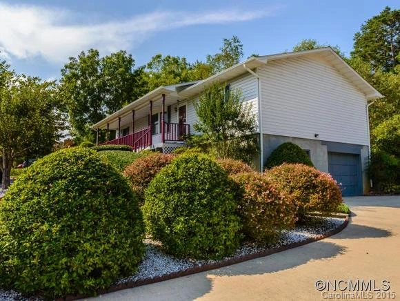 107 EDGEWOOD COURT