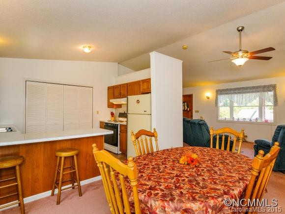 107 EDGEWOOD COURT - Photo 3
