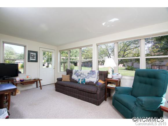 313 Resada Drive - Photo 5