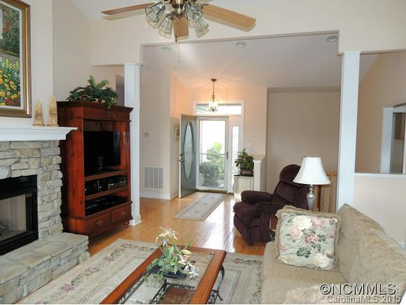 30 Cove Summit - Photo 2