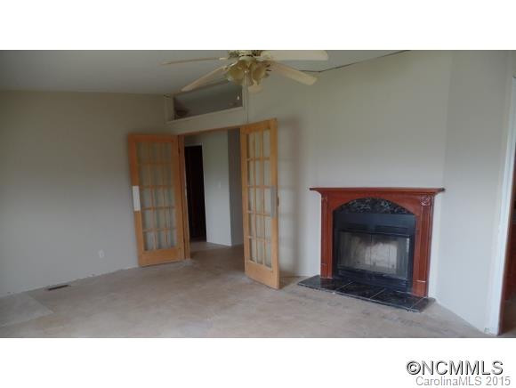 122 Danielle Drive - Photo 3