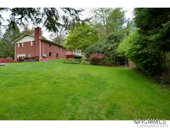 122 SIR GALAHAD DRIVE - Photo 2