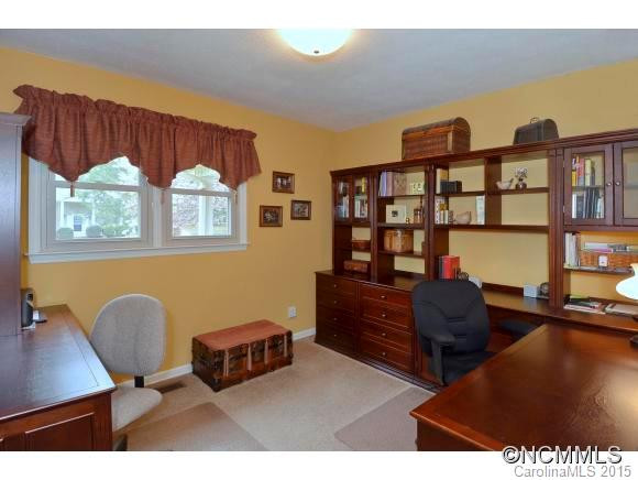 122 SIR GALAHAD DRIVE - Photo 11
