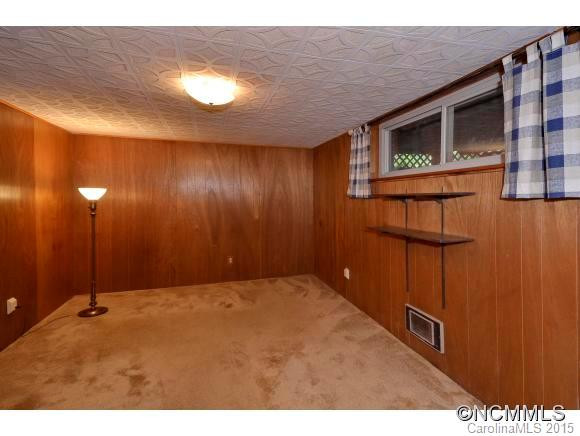 122 SIR GALAHAD DRIVE - Photo 13