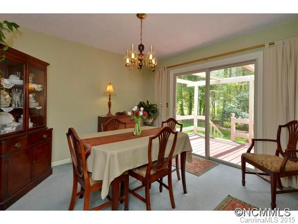 122 SIR GALAHAD DRIVE - Photo 4