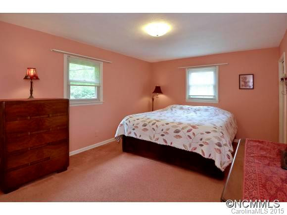 122 SIR GALAHAD DRIVE - Photo 7