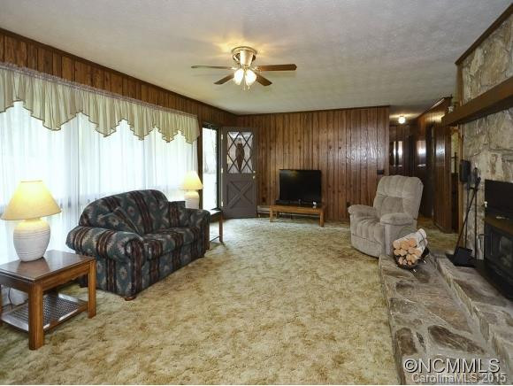 235 HENDRIX STREET - Photo 2
