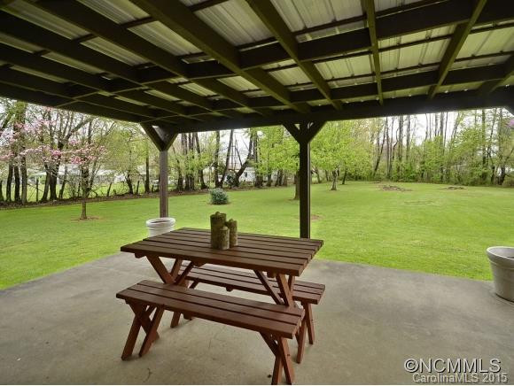 235 HENDRIX STREET - Photo 11