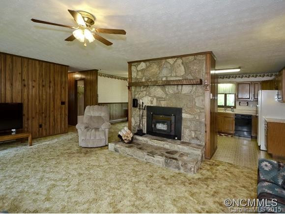 235 HENDRIX STREET - Photo 4