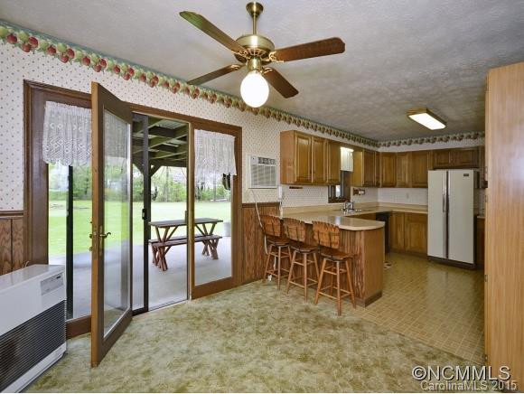 235 HENDRIX STREET - Photo 5