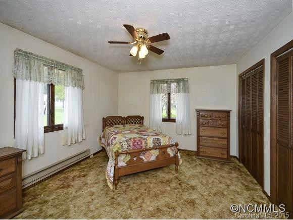 235 HENDRIX STREET - Photo 7