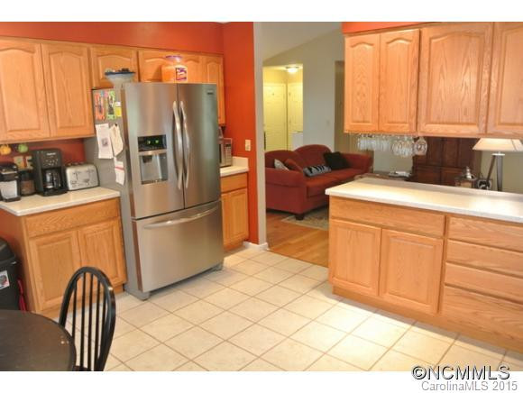 311 Derby Lane - Photo 2