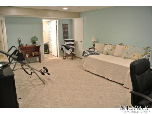 311 Derby Lane - Photo 16