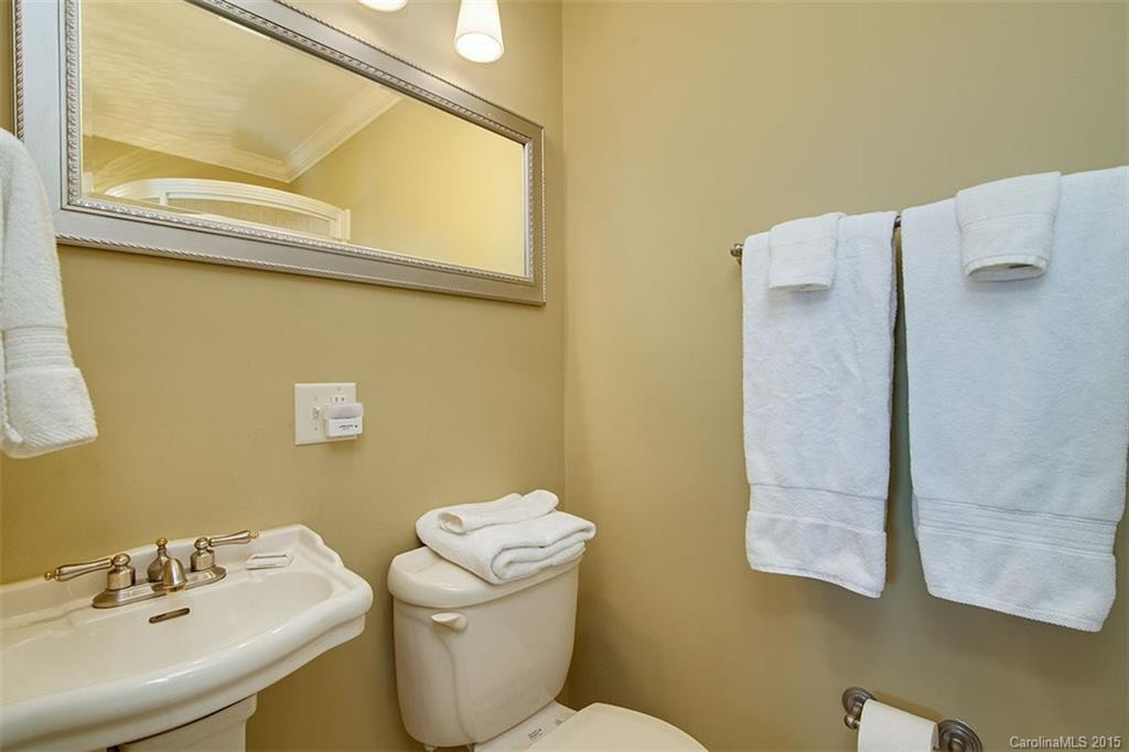 138 East Moytoy - Photo 20