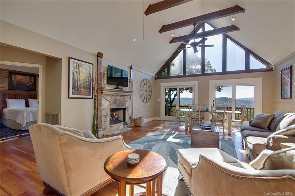 138 East Moytoy - Photo 3