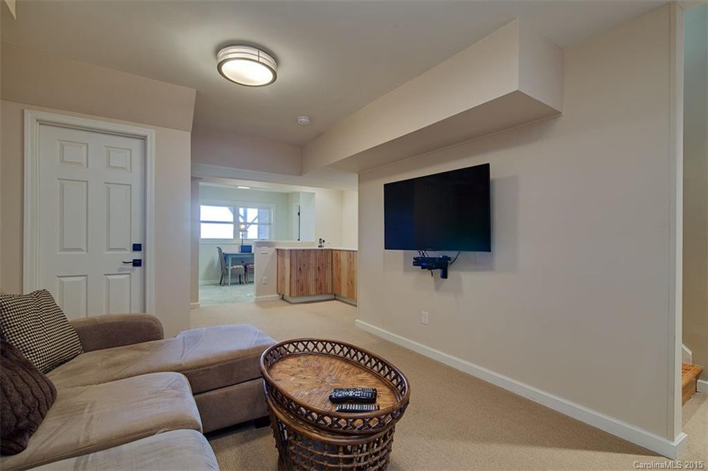 138 East Moytoy - Photo 21