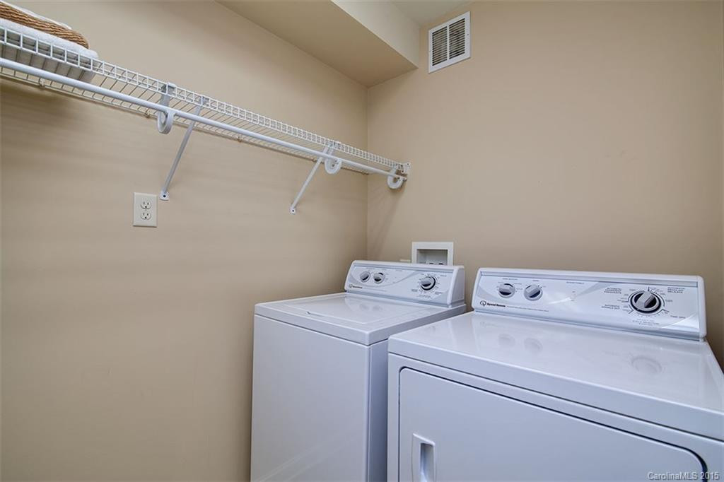 138 East Moytoy - Photo 22