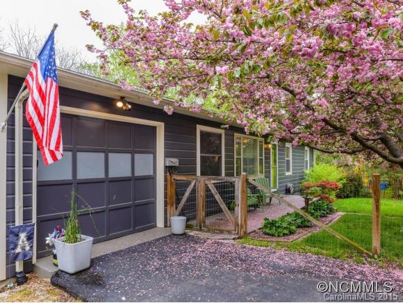 286 Cumberland Ave - Photo 2