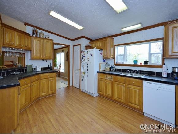 167 BEAR ROCK ROAD - Photo 6