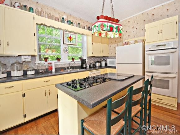 122 ACADEMY ST - Photo 3