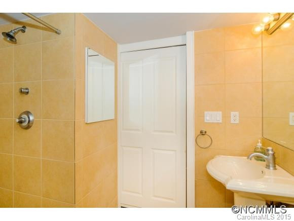37 Hiawassee Street W 204 - Photo 15