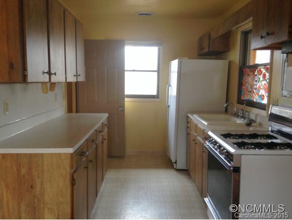 200 Hornet Drive - Photo 3