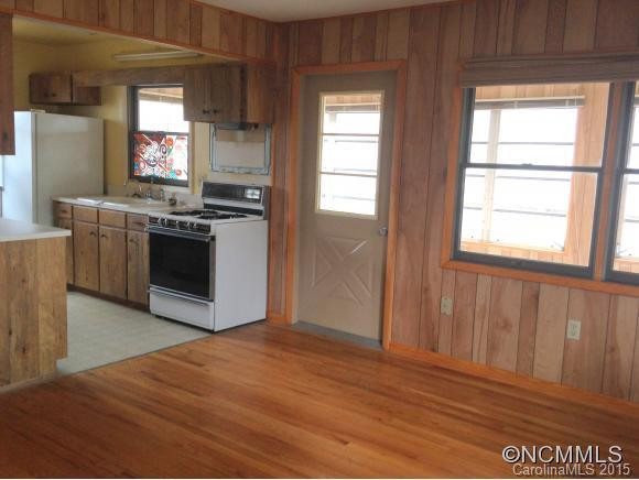 200 Hornet Drive - Photo 4
