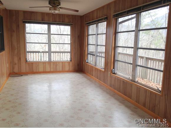 200 Hornet Drive - Photo 6