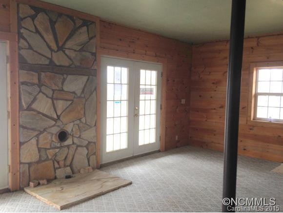 200 Hornet Drive - Photo 8