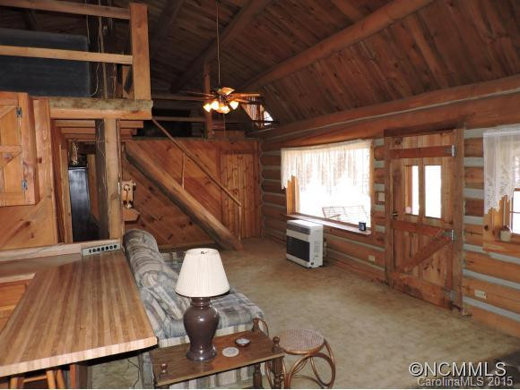 321 A&w Lane - Photo 2