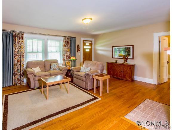 51 Monroe St - Photo 2