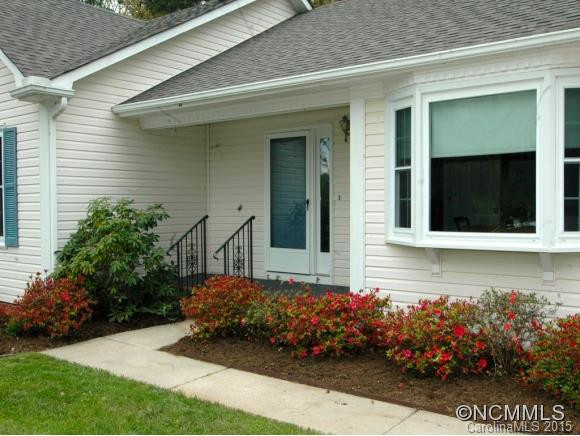22 SOUTHCHASE DRIVE - Photo 2
