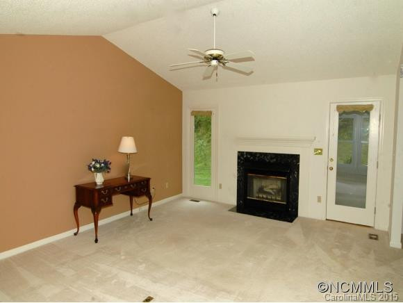 22 SOUTHCHASE DRIVE - Photo 3