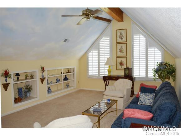 139 Camellia Way - Photo 10