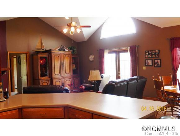 16 Golden Lane - Photo 3