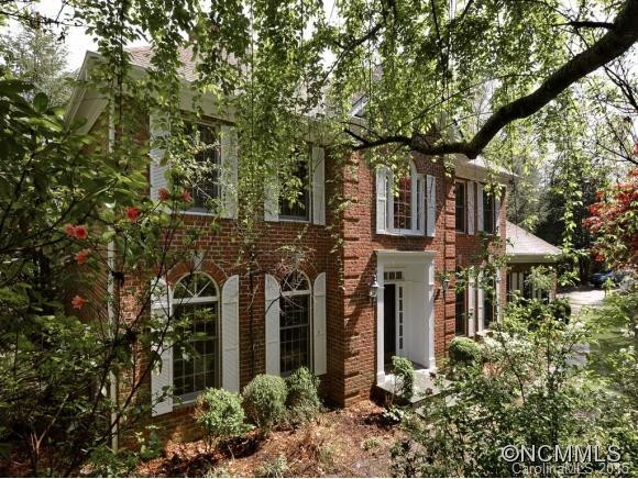 39 GLEN COVE DRIVE