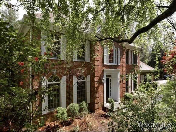 39 GLEN COVE DRIVE
