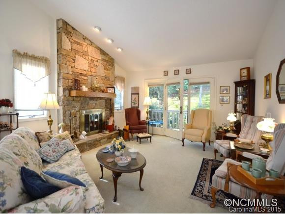 1102 RED OAK DRIVE - Photo 3