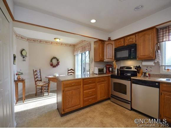 1102 RED OAK DRIVE - Photo 8
