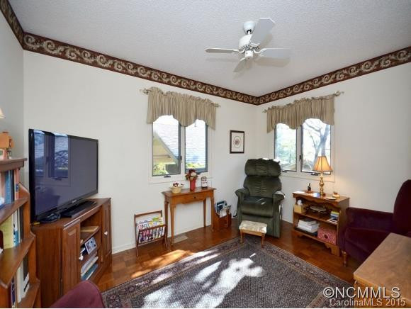 1102 RED OAK DRIVE - Photo 10