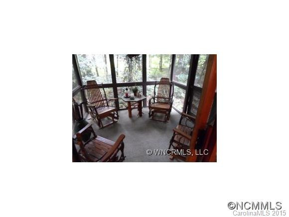 114 Surrey Lane - Photo 2