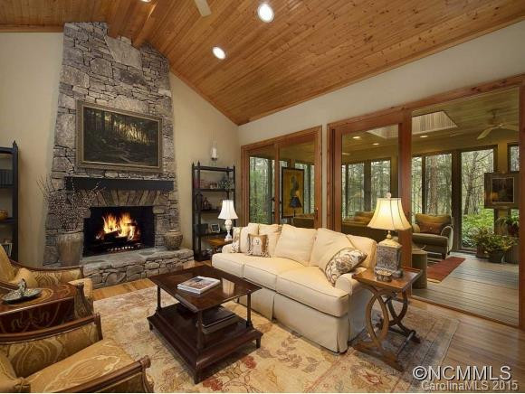 204 W. Chimney Crossing - Photo 2