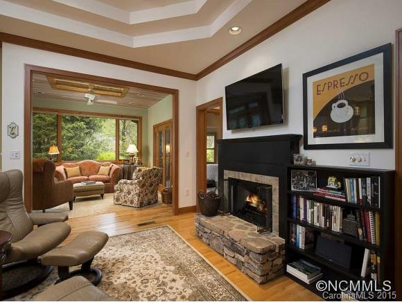 204 W. Chimney Crossing - Photo 9