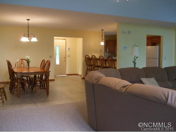 639 ROSALIE LN. - Photo 3