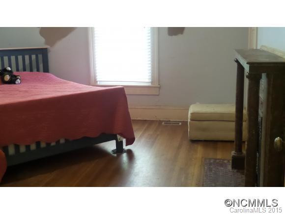 69 Academy - Photo 8