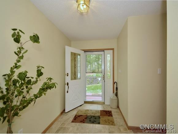 18 SQUIRREL HILL DRIVE - Photo 2