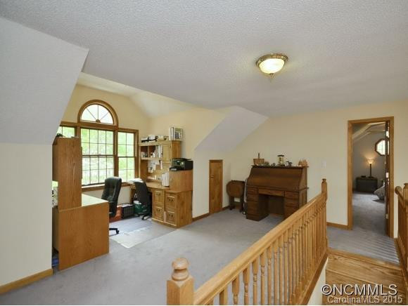 18 SQUIRREL HILL DRIVE - Photo 12