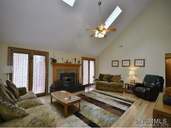 18 SQUIRREL HILL DRIVE - Photo 3